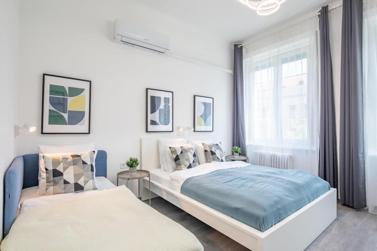 Newly Designed Central Studio Budapest Extérieur photo