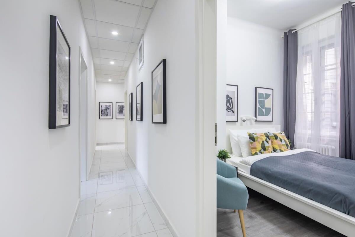 Newly Designed Central Studio Budapest Extérieur photo
